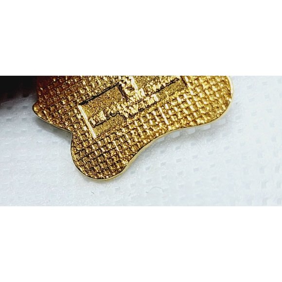 Ontario Floral Pin - Embrace the Beauty of Ontario with Our Exquisite Floral Pin - Picture 10 of 16